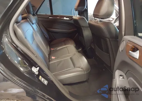 2015 Mercedes-Benz Ml 350 4Matic z USA, uszkodzony, nr VIN 4JGDA5HB8FA549784